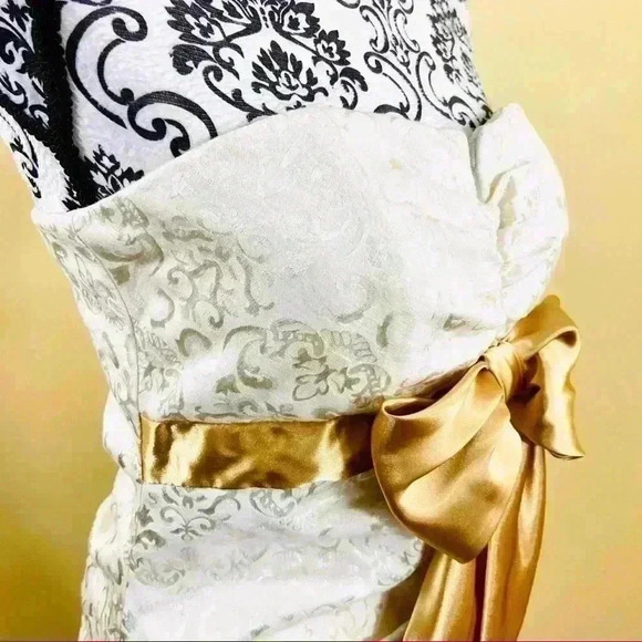 Blondie Nites by Stacy Sklar Creme & Gold Strapless Bodycon Mini Dress Size 13 - Picture 5 of 16